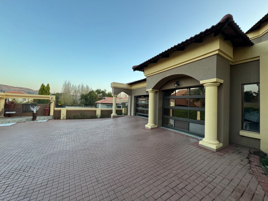 5 Bedroom Property for Sale in Birdwood Estate North West